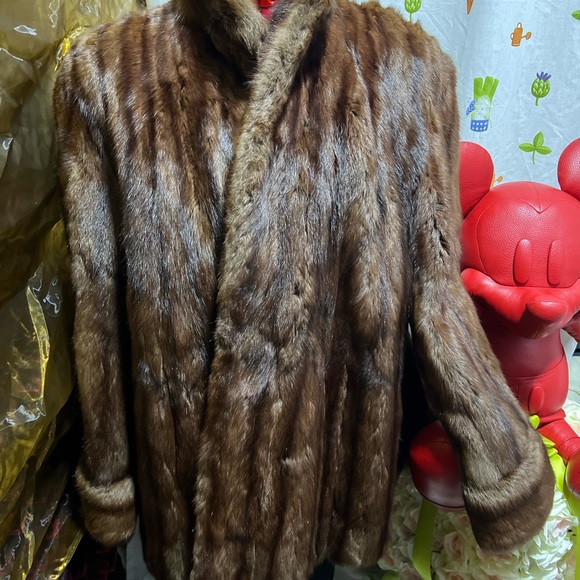 Stankow & Sons Vintage Fur Coat - Picture 4 of 6